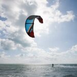 Kitesurfing – od czego zacząć?