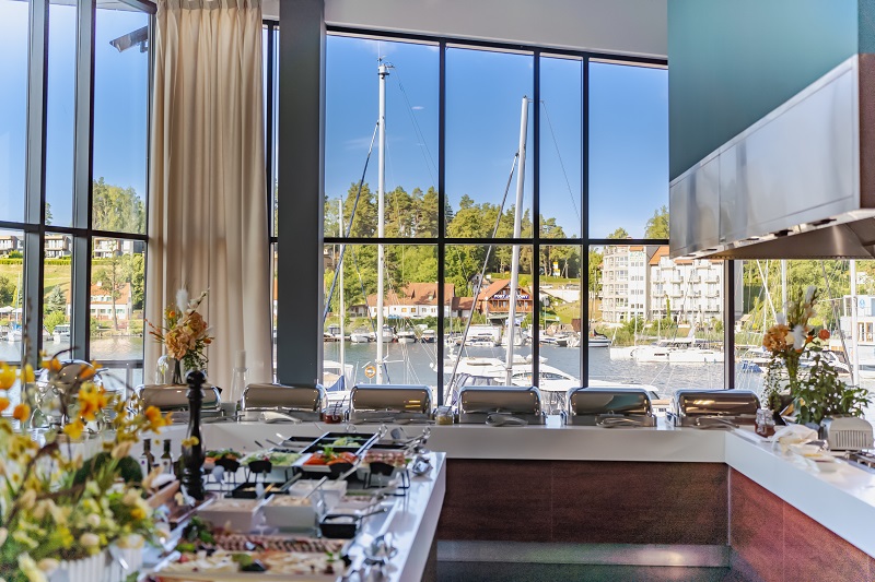wakacje na mazurach hotel mikołajki