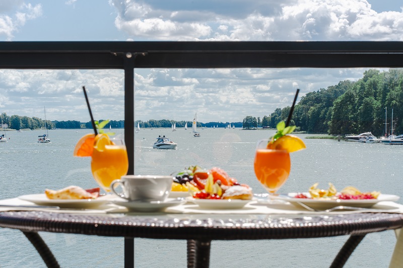 żeglowanie mazury mikołajki