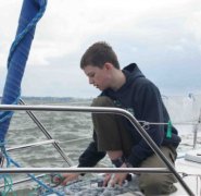 Obsługa jachtu w trakcie żeglowania